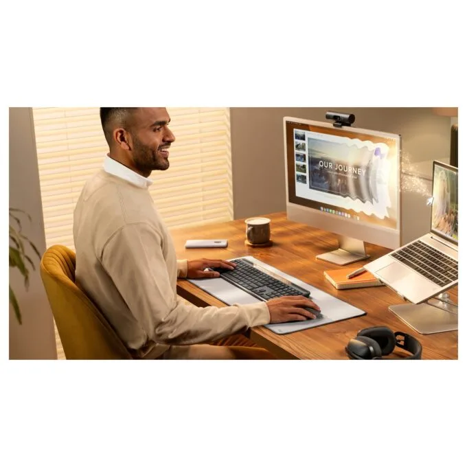 Logitech SLIM SOLAR+ KEYBOARD — image 10