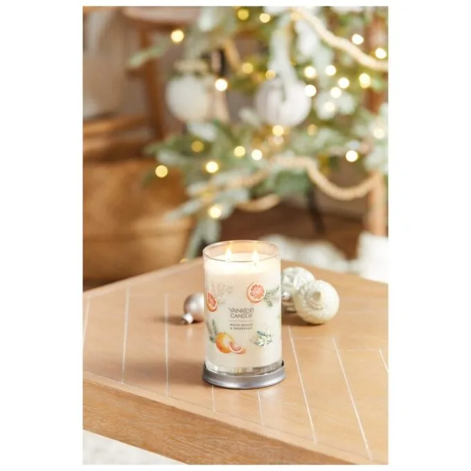 Yankee Candle Signature White Spruce & Grapefruit Tumbler 567g — image 2