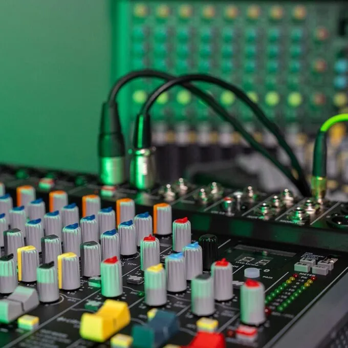 Citronic CMC-16 16ch Mixer Console with DSP USB Play-Record BT & PC Connectivity 170.942UK — image 5