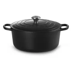 Le Creuset Signature
