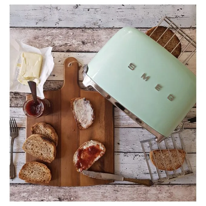 Smeg TSF01PGEU toaster — image 16