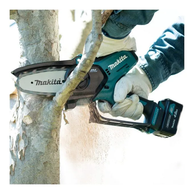 Makita UC100DZ chainsaw — image 15