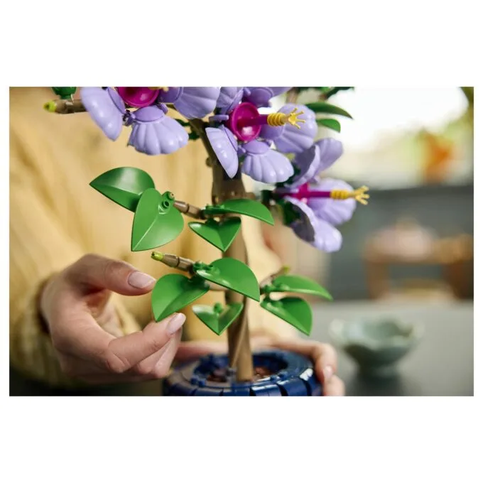 LEGO Botanicals Hibiscus — image 20