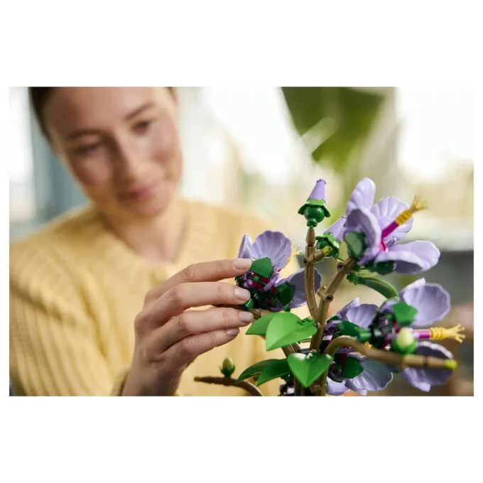 LEGO Botanicals Hibiscus — image 24