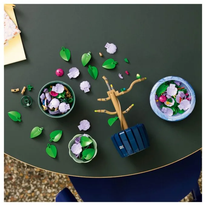 LEGO Botanicals Hibiscus — image 5