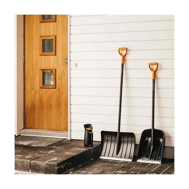 Fiskars 1057076 manual broadcast spreader — image 9