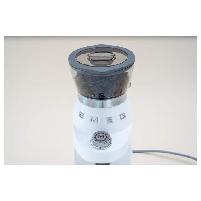 Smeg CGF03WHEU coffee grinder — image 12