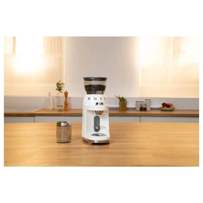 Smeg CGF03WHEU coffee grinder — image 14