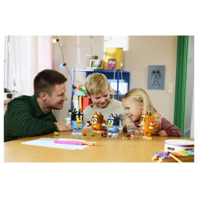 LEGO Blueys Familie aus Steinen — image 3