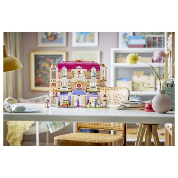 LEGO Friends Das Grandhotel von Heartlake City — image 21