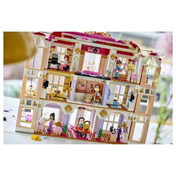 LEGO Friends Das Grandhotel von Heartlake City — image 4