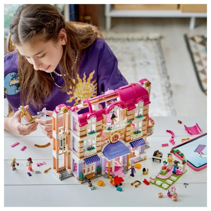 LEGO Friends Das Grandhotel von Heartlake City — image 8