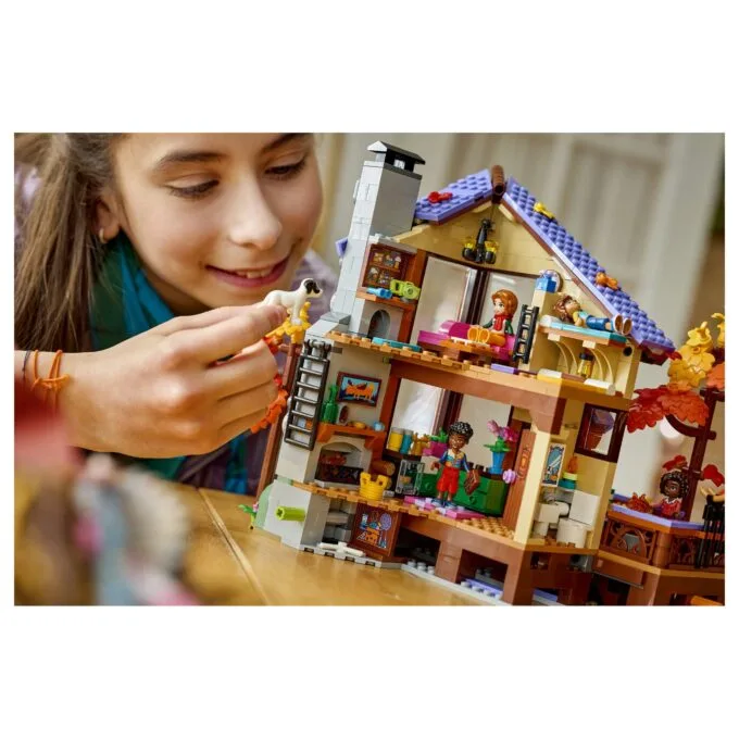LEGO Friends Gemütliche Hütte im Herbstwald — image 4