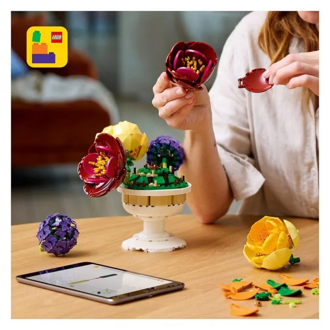 LEGO Botanicals Flower Arrangement — image 16