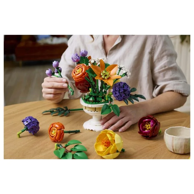 LEGO Botanicals Flower Arrangement — image 20
