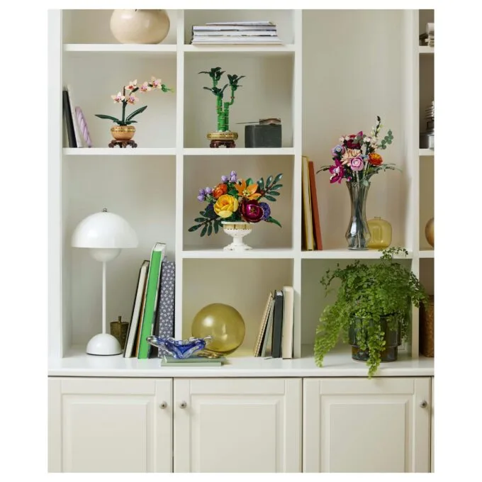 LEGO Botanicals Flower Arrangement — image 32