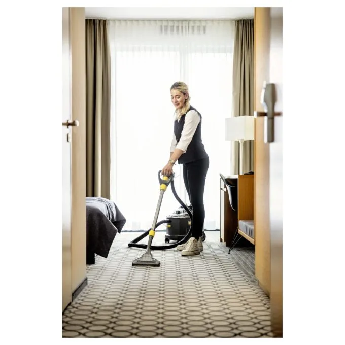 Kärcher 1.101-702.0 carpet cleaning machine — image 9