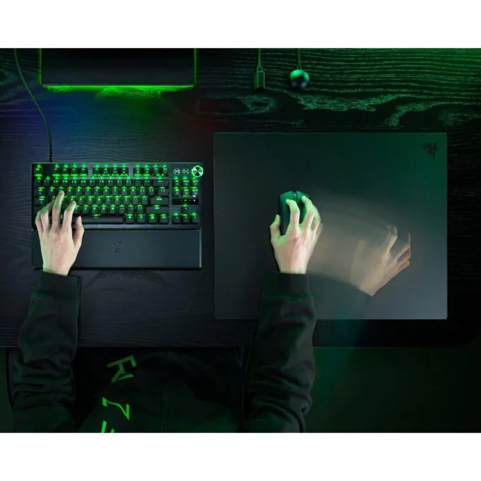 Razer ATLAS PRO Black - Gaming Mouse Mat - 1.9mm Premium Tempered Glass - Scratch Resistant — image 6