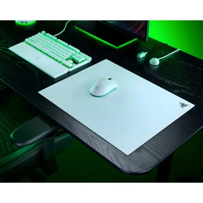 Razer ATLAS PRO White - Gaming Mouse Mat - 1.9mm Premium Tempered Glass - Scratch Resistant — image 5