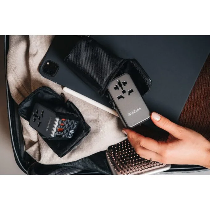 Verbatim Charger Travel Adapter World to World GAN III 140W 2xC 2xA UTA-10 — image 4
