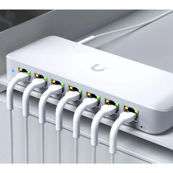 Ubiquiti UniFi Switch Ultra PoE Gigabit 8-Ports 7 PoE USW-ULTRA (210W) — image 5