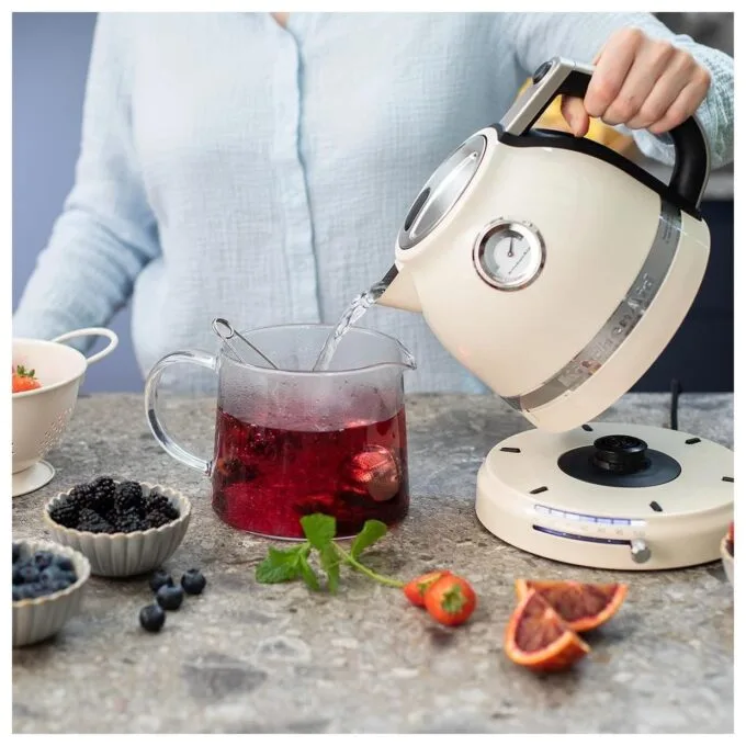 KitchenAid Artisan 5KEK1522EC creamy — image 6