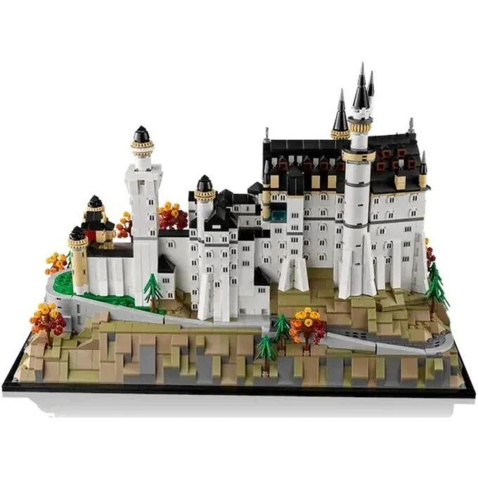 LEGO Architecture 21063 Neuschwanstein Castle — image 5