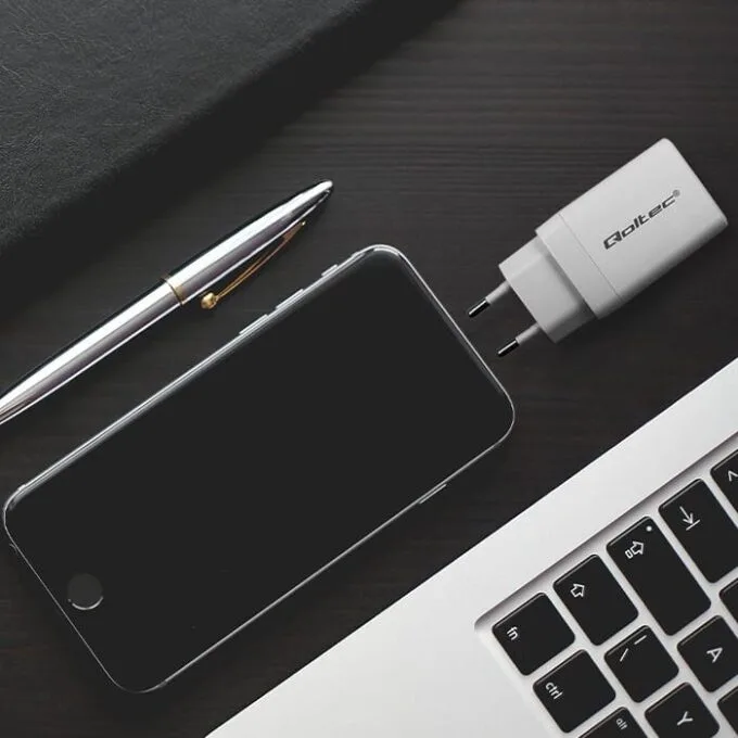 Qoltec 65W GAN | 5-20V | 3-3.35A | 2 x USB-C PD | 1 x USB QC 3.0 | White — image 4