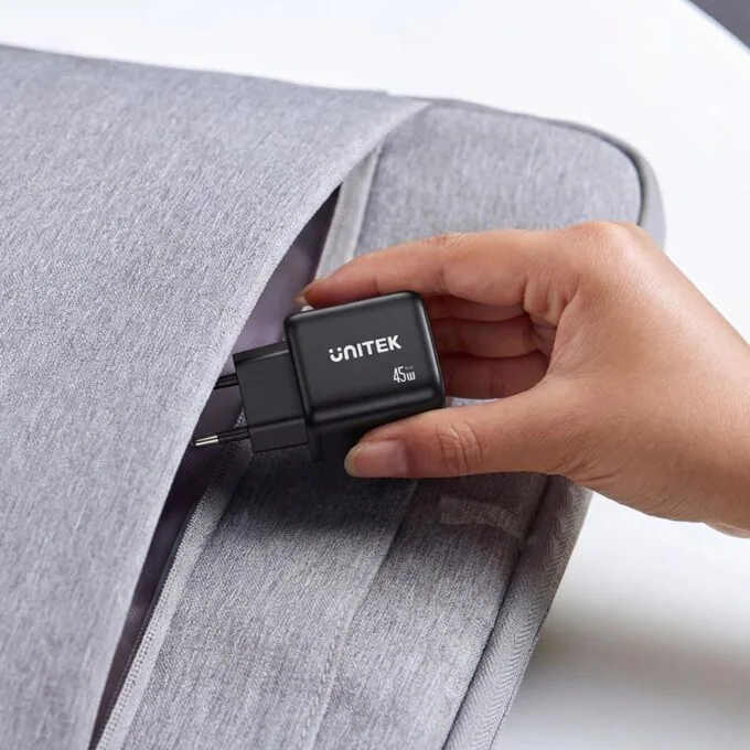 Unitek 45W, 2xUSB-C, PD 3.0, QC, black — image 8
