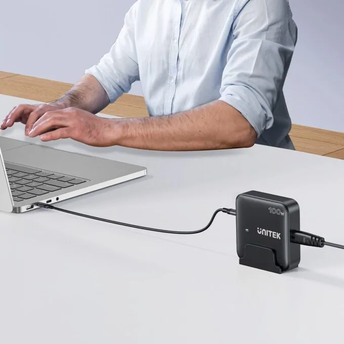 Unitek Desk Charger GAN 100W 2xUSB-A 2xUSB-C white — image 4