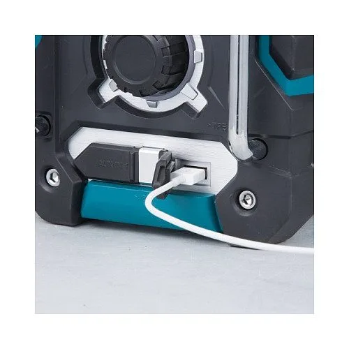 Makita DMR112 radio — image 3