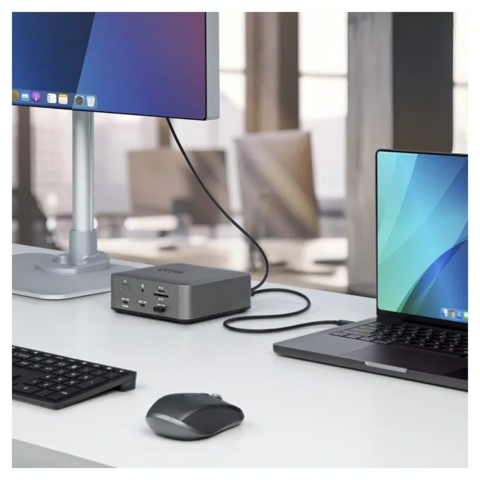 StarTech.com TBLT5MM1M240W Thunderbolt cable — image 9