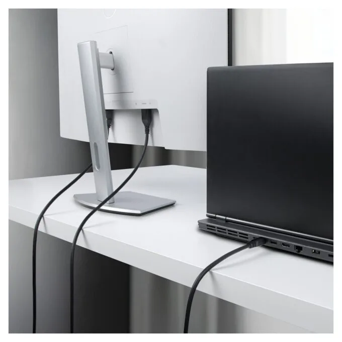 StarTech.com DP14MDPMM10F DisplayPort cable — image 8