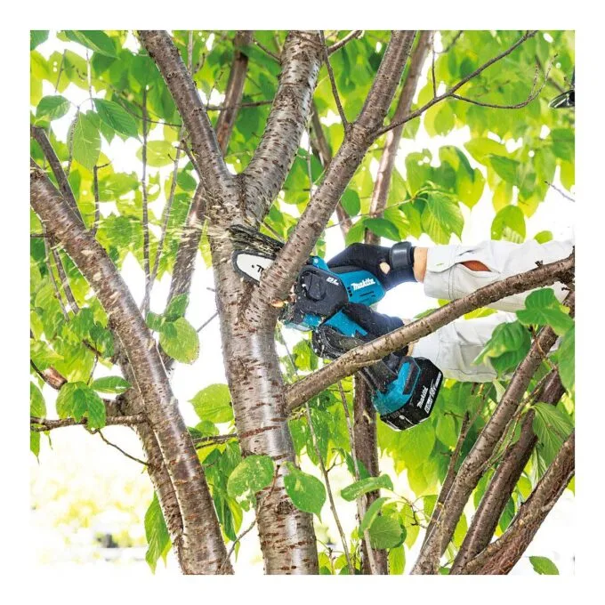 Makita DUC101Z chainsaw — image 16