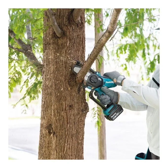 Makita DUC101Z chainsaw — image 18