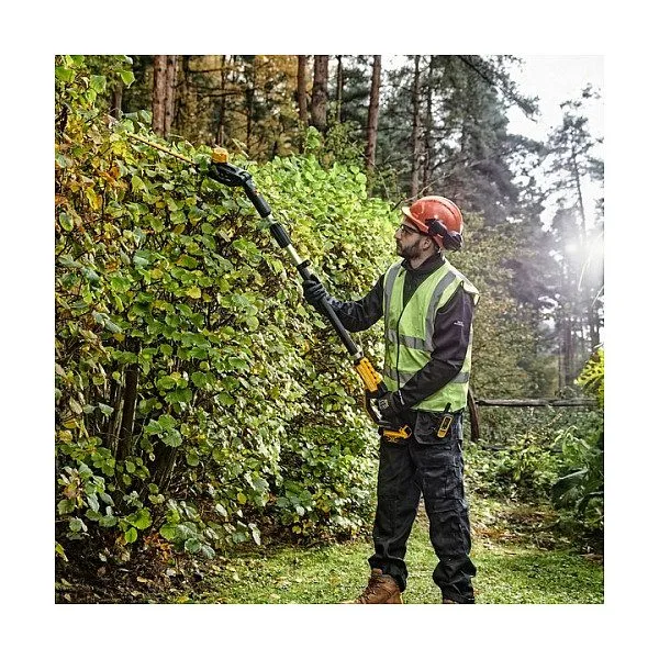 DeWALT DCMPH566N-XJ power hedge trimmer — image 10