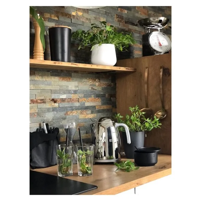 Smeg KLF03SSEU electric kettle — image 2