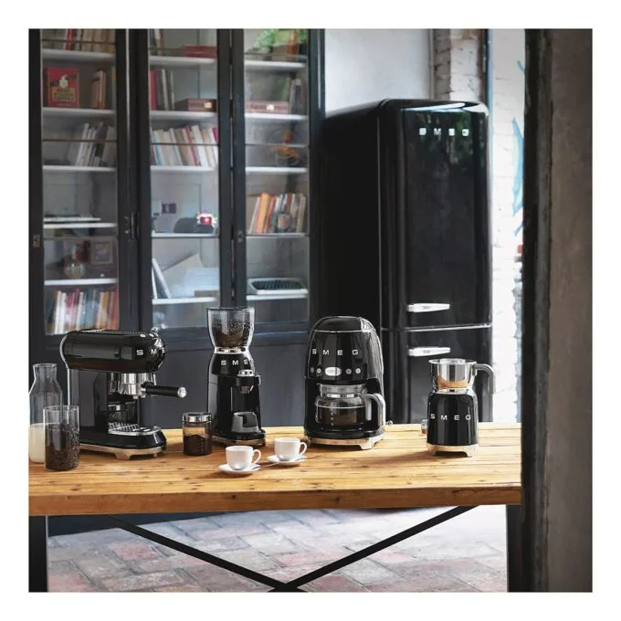 Smeg MFF11BLEU milk frother/warmer — image 3