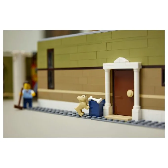 LEGO ICONS Natural History Museum — image 26