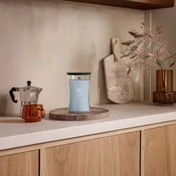 WoodWick Lakeside Mist 609.5g — image 2