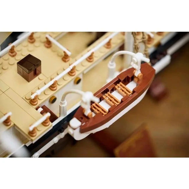LEGO Icons 10335 Endurance — image 12