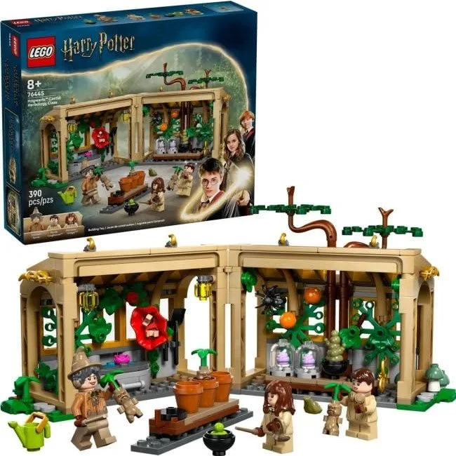 LEGO Harry Potter 76445 Hogwart Castle: Greening classes — image 2