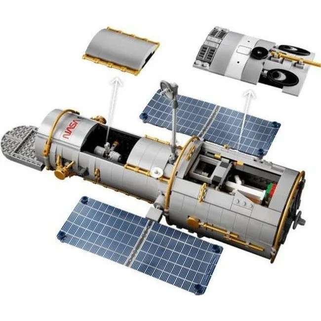 LEGO Icons 11382 Hubbla Telescope — image 4