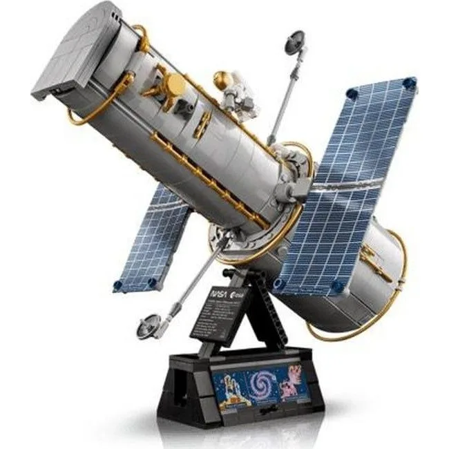 LEGO Icons 11382 Hubbla Telescope — image 5