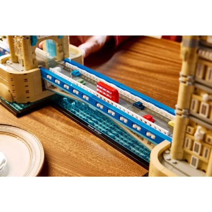 LEGO Architecture 21067 Tower Bridge — image 16