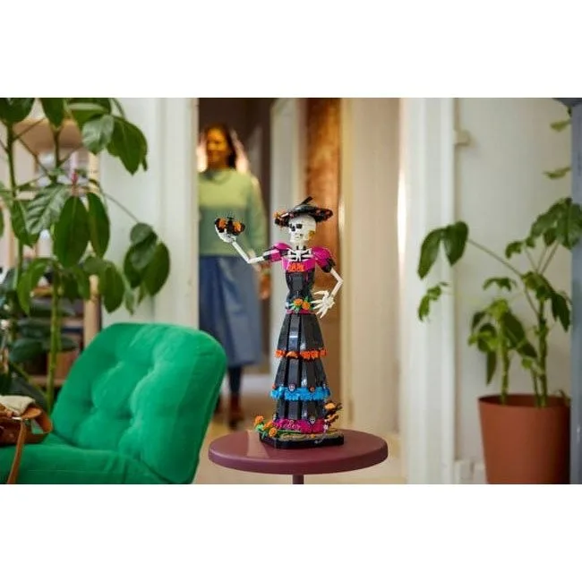 LEGO Ideas 21372 Lady Catrina — image 9
