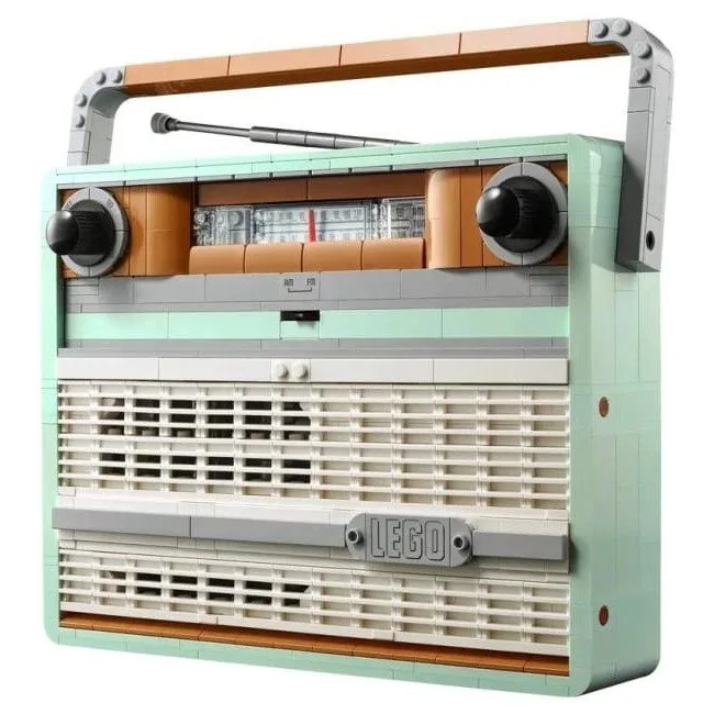 LEGO Icons 10334 Retro style radio — image 5