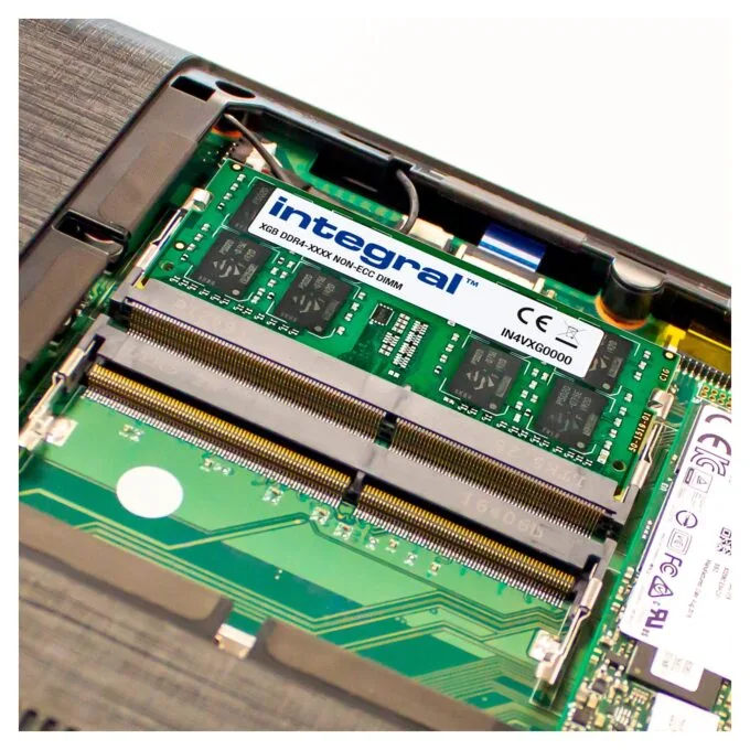 Integral IN4V8GNGLTX memory module — image 2