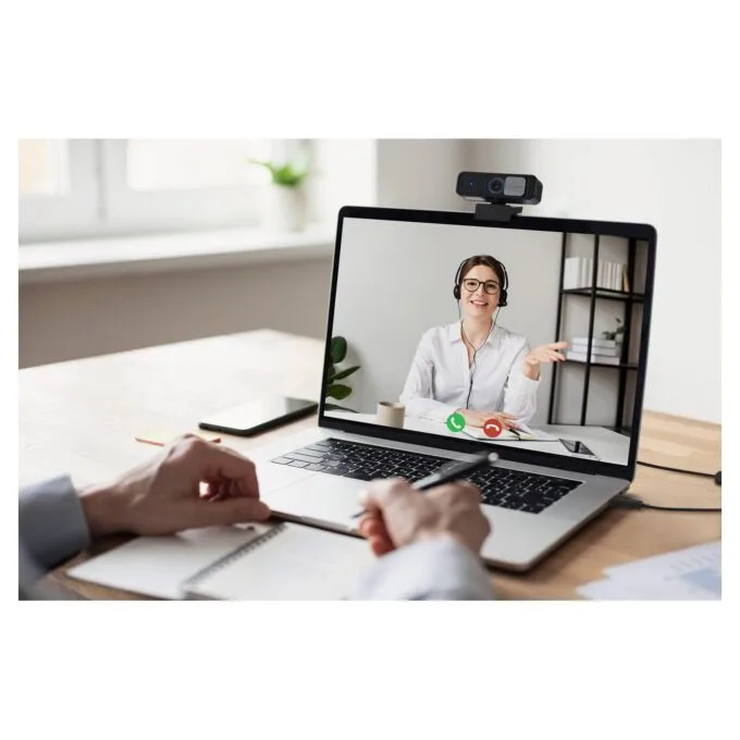Kensington W2050 Pro webcam — image 3