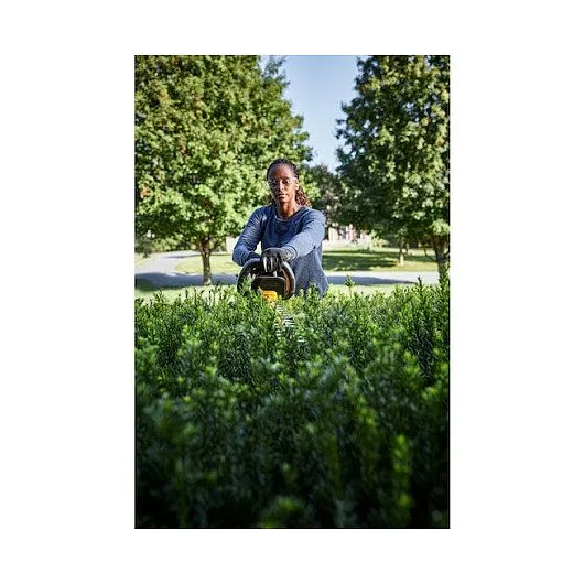 DeWALT DCMHT573X1-QW power hedge trimmer — image 5